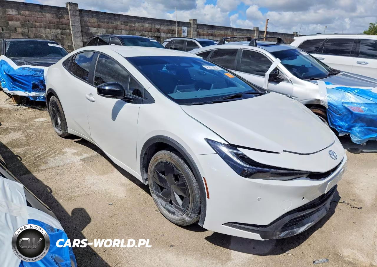 2024 Toyota Prius Le VIN:JTDACAAU2R3044807 - 4