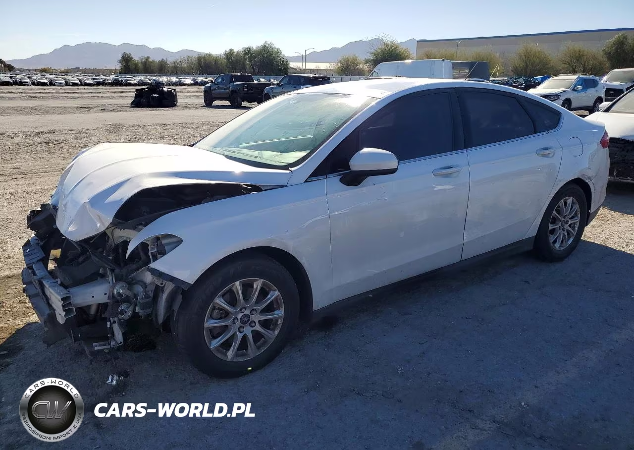 2015 Ford Fusion S – zdjęcie 1 z 12