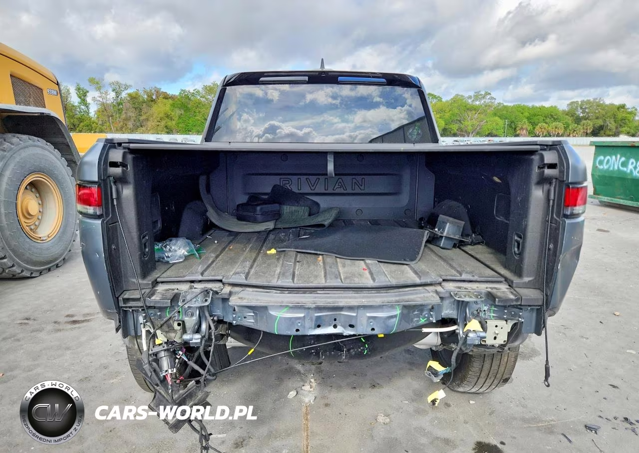 2023 Rivian R1T Adventure VIN:7FCTGAAA4PN019695 - 6