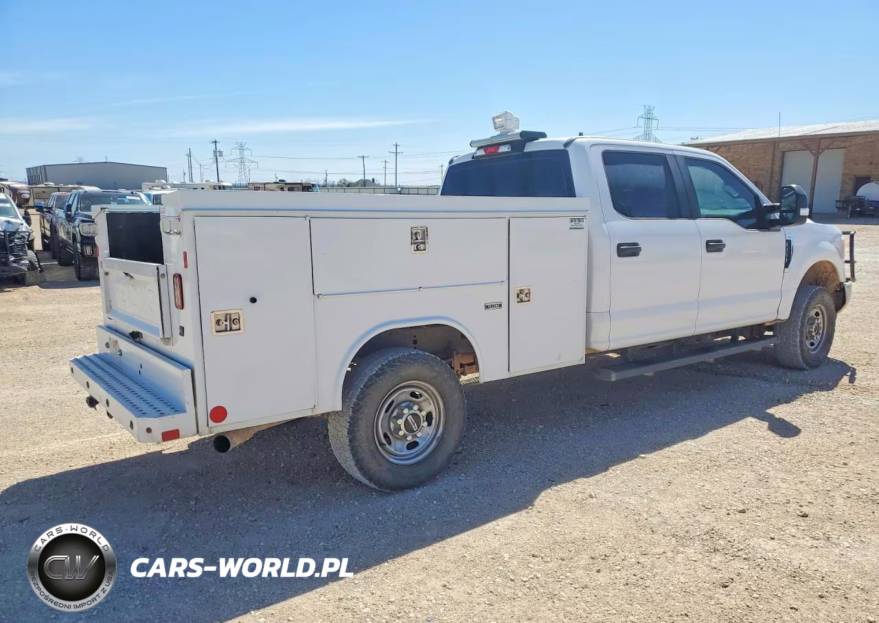 2017 Ford F250 Super Duty Utility - Service Truck VIN:1FT7W2B68HEE97825 - 3