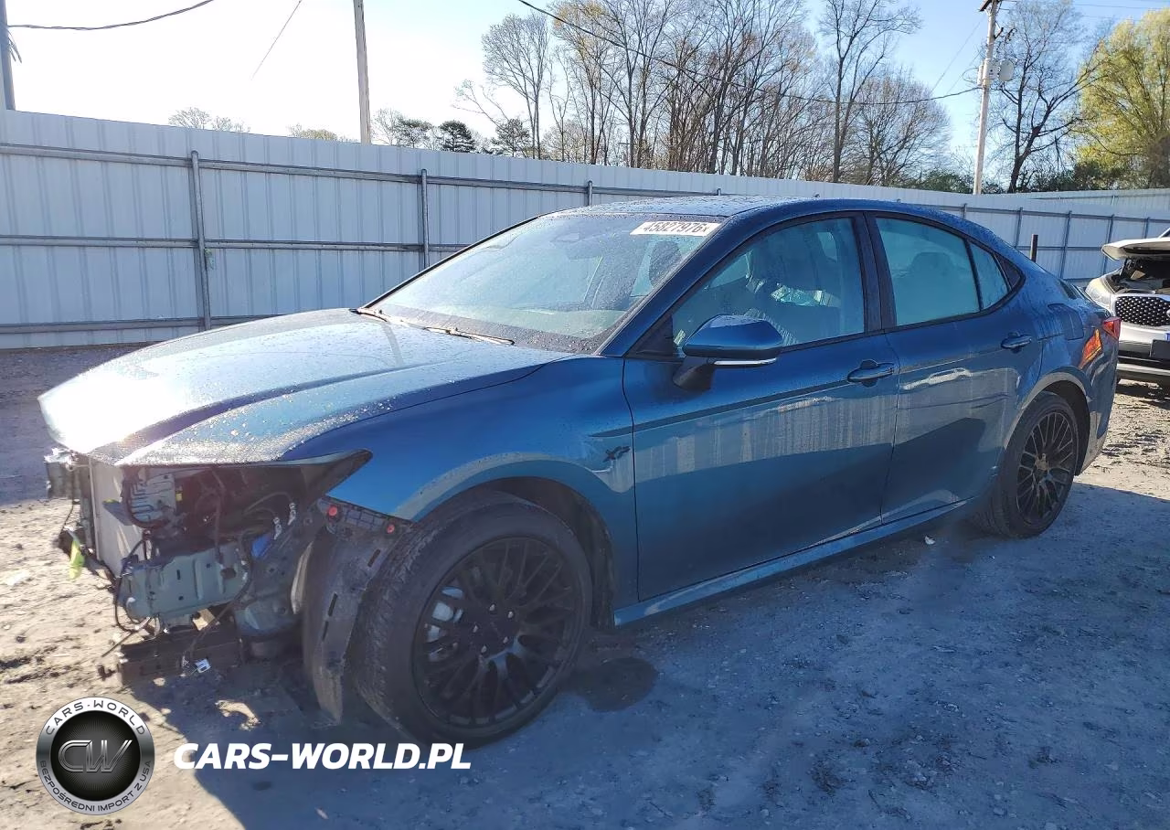 2025 Toyota Camry Le – zdjęcie 1 z 12