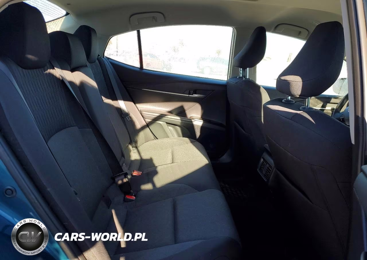 2025 Toyota Camry Le VIN:4T1DAACK3SU157076 - 10