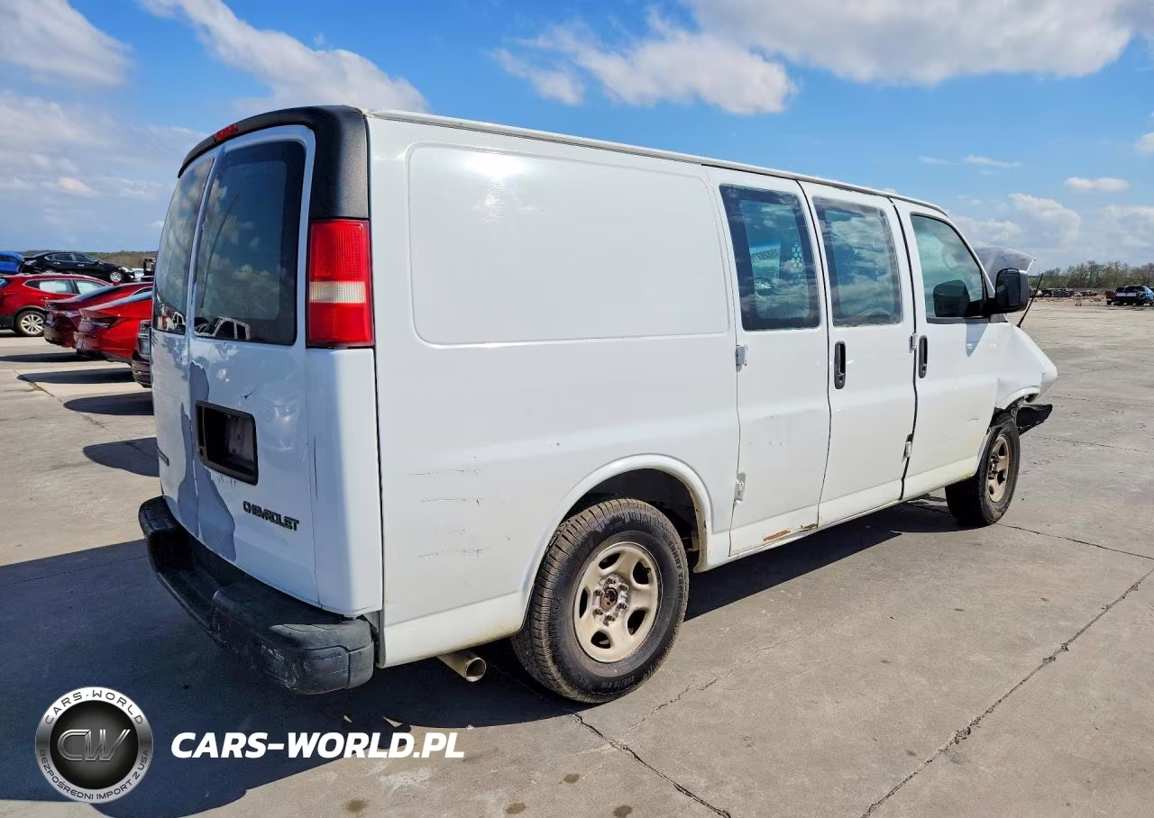 2004 Chevrolet Express 1500 Delivery Van VIN:1GCFG15X441114052 - 3