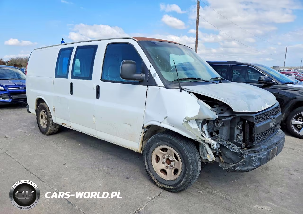 2004 Chevrolet Express 1500 Delivery Van VIN:1GCFG15X441114052 - 4