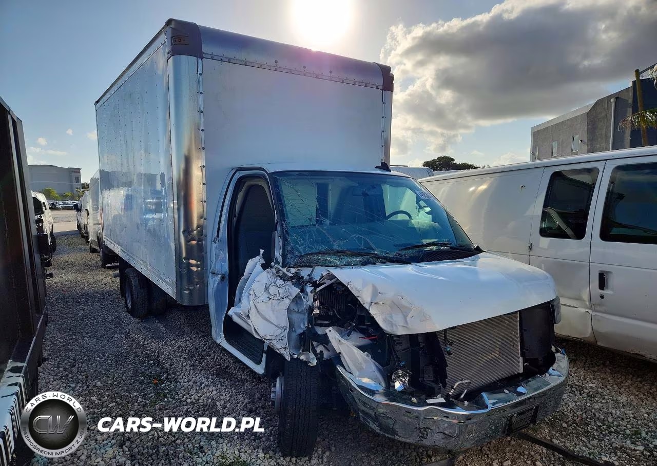 2025 GMC Savana Box Truck VIN:7GZ37TC79SN000283 - 4