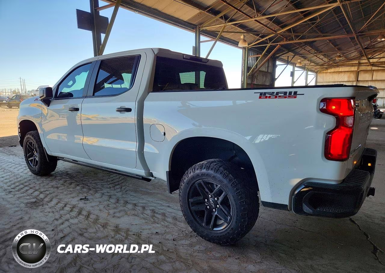 2021 Chevrolet Silverado K1500 Trail Boss Custom VIN:1GCPYCEF8MZ239612 - 2