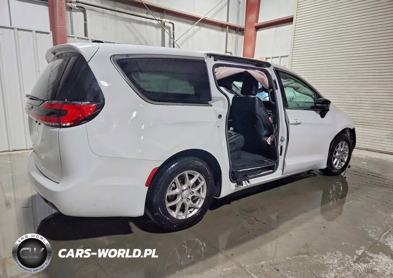 2025 Chrysler Pacifica Select VIN:2C4RC1BG1SR561069 - 3