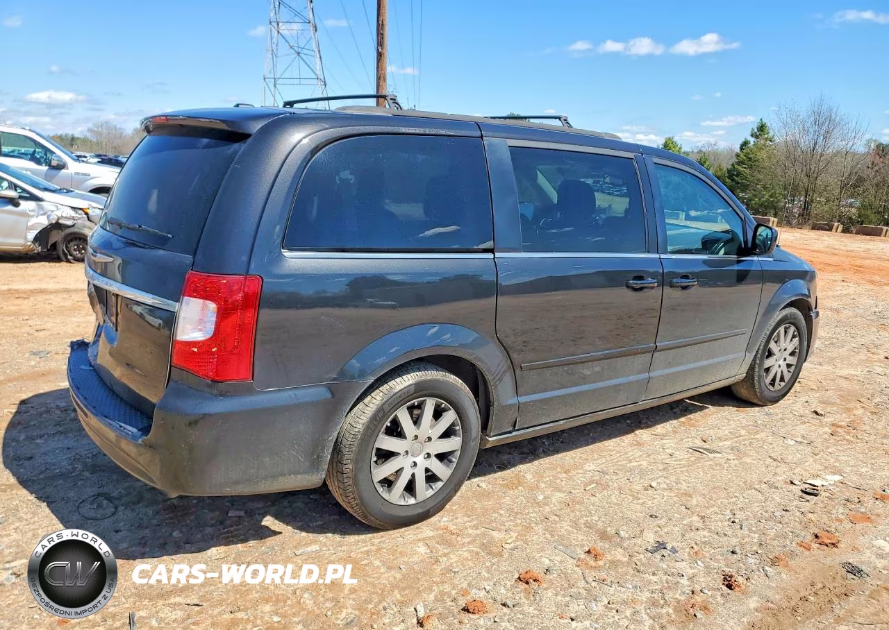 2015 Chrysler Town & Country Lx VIN:2C4RC1AG4FR677504 - 3
