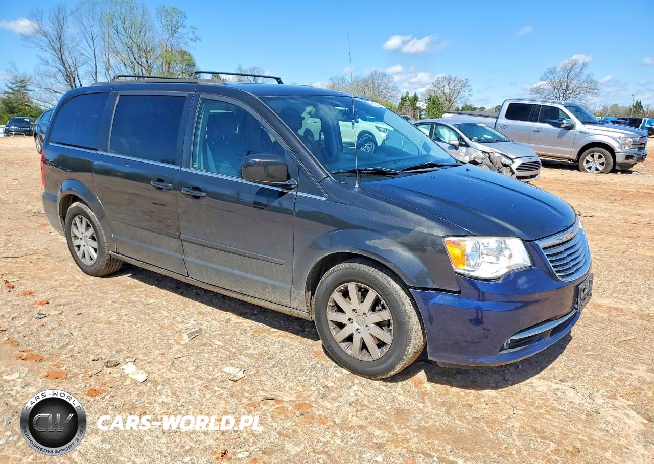 2015 Chrysler Town & Country Lx VIN:2C4RC1AG4FR677504 - 4