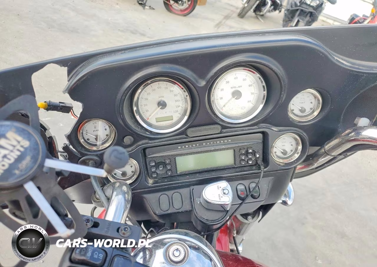 2013 Harley-Davidson Flhx Street Glide VIN:1HD1KBM12DB647411 - 7