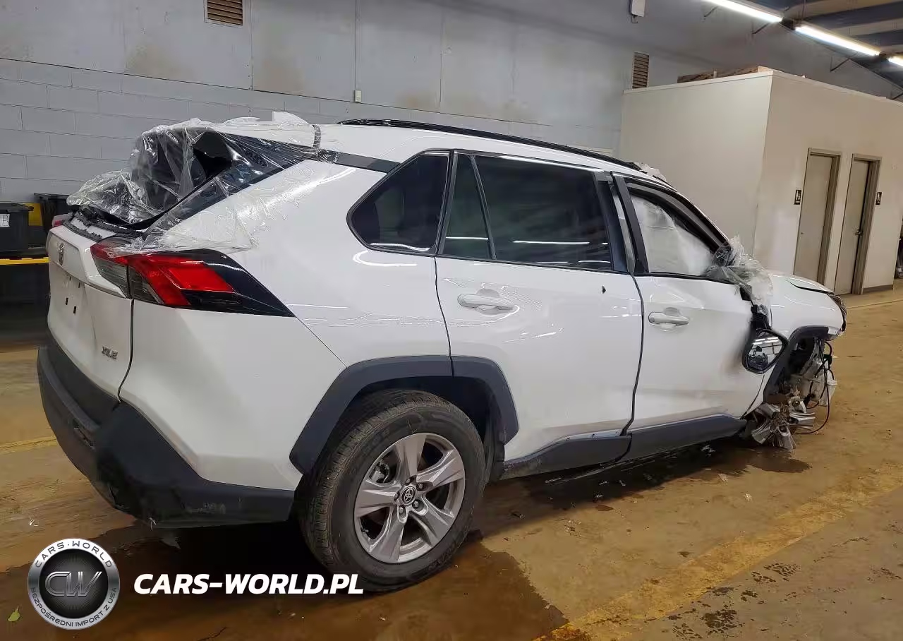 2025 Toyota Rav4 Xle VIN:2T3W1RFV0SC324984 - 3