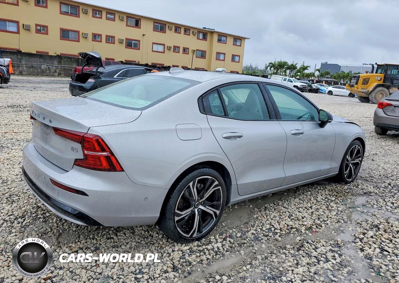 2024 Volvo S60 Plus VIN:7JRL12FL4RG310147 - 3