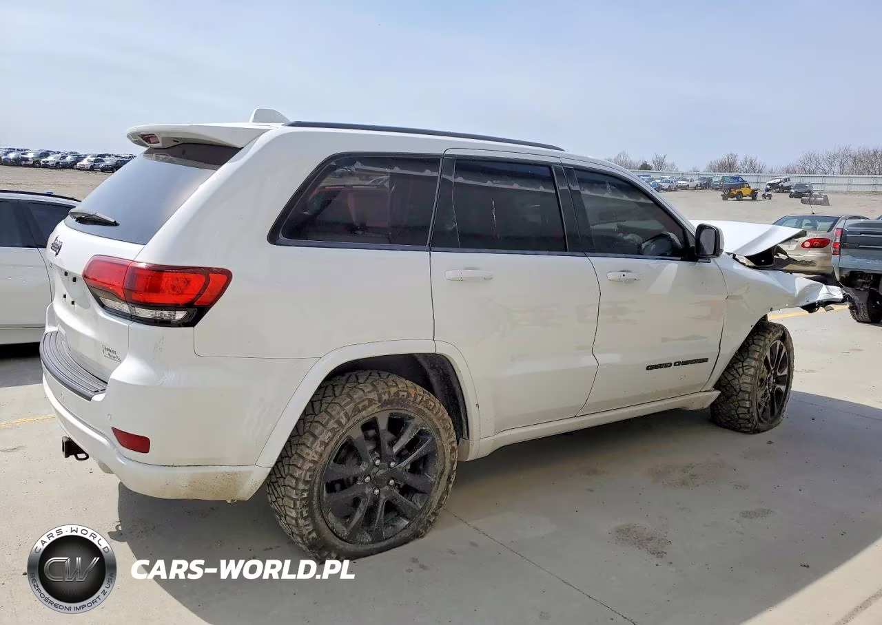 2019 Jeep Grand Cherokee Laredo VIN:1C4RJFAG3KC628428 - 3