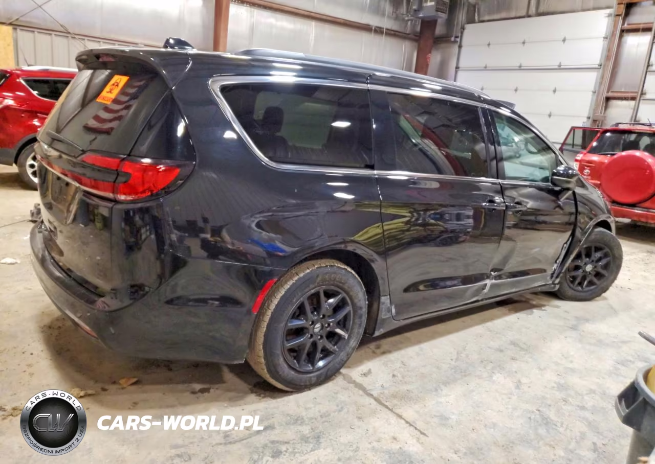 2022 Chrysler Pacifica Touring L VIN:2C4RC1BGXNR193303 - 3