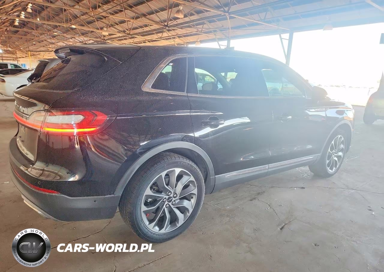 2023 Lincoln Nautilus Reserve VIN:2LMPJ6K95PBL06937 - 3