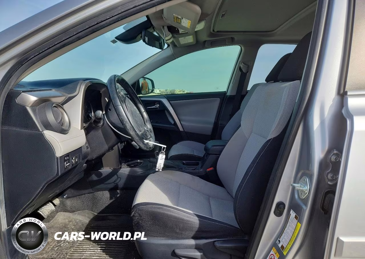 2018 Toyota Rav4 Xle VIN:JTMWFREV7JD126299 - 7