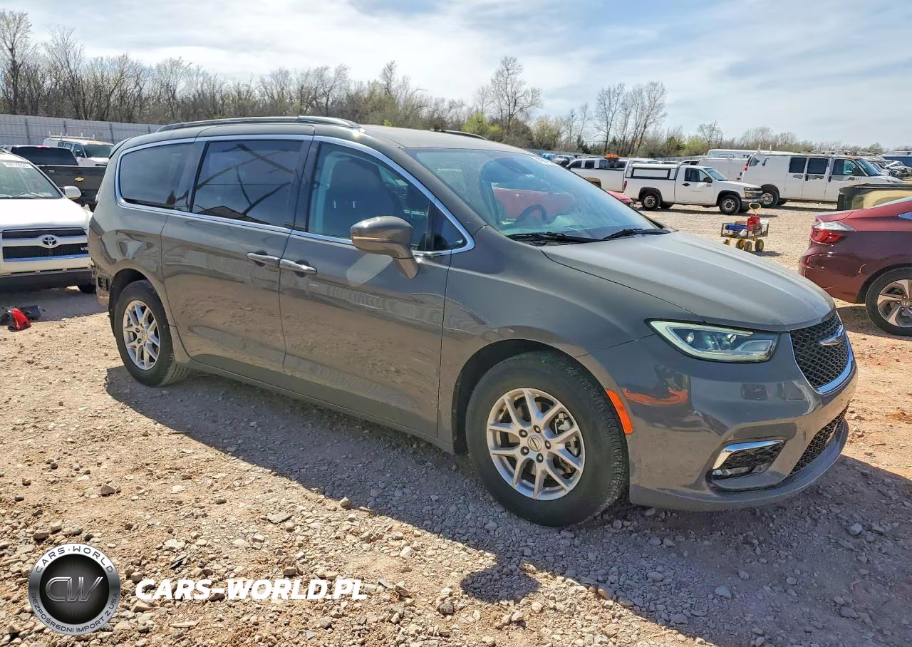 2022 Chrysler Pacifica Touring L VIN:2C4RC1BG5NR141478 - 4