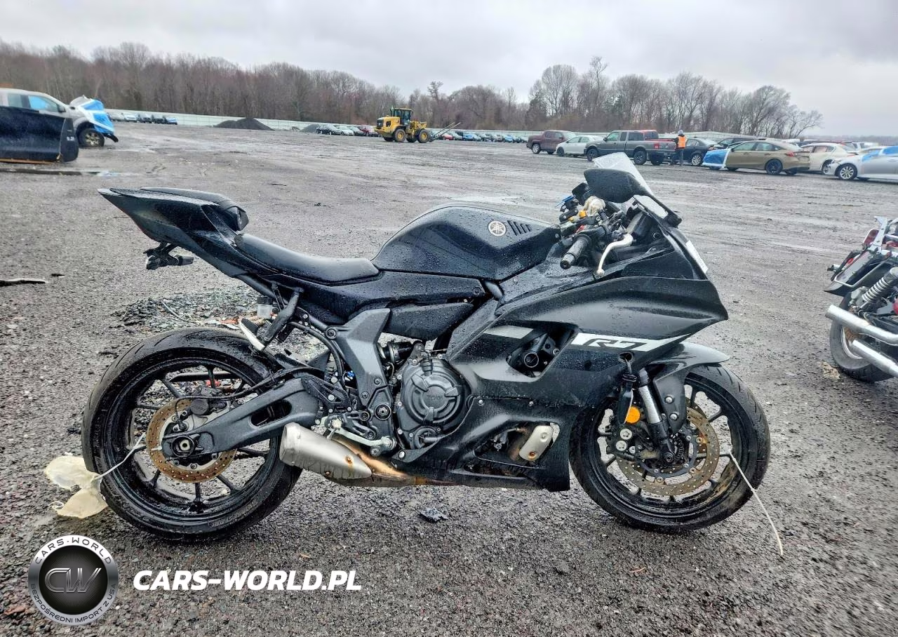 2024 Yamaha Yzfr7