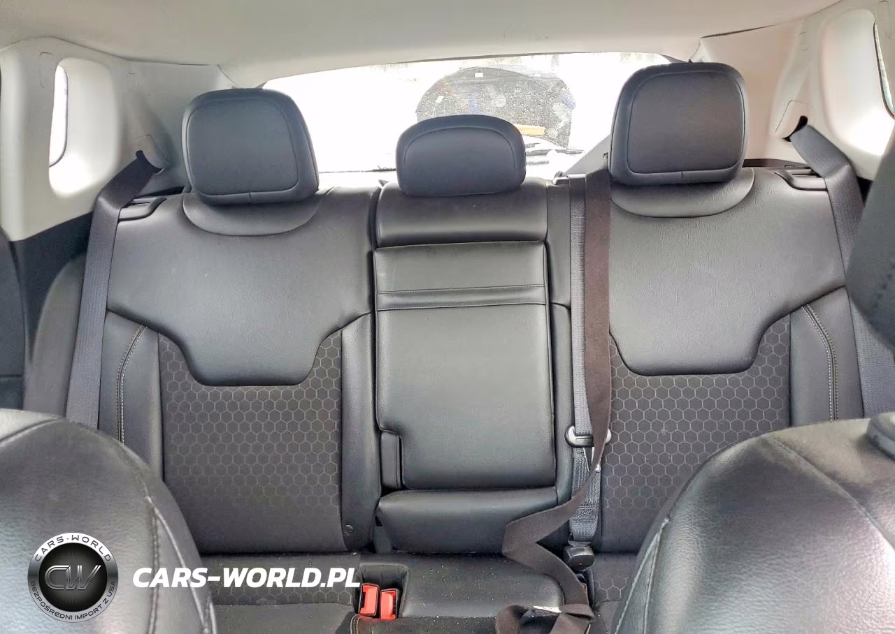 2018 Jeep Compass Latitude VIN:3C4NJDBB3JT264973 - 10