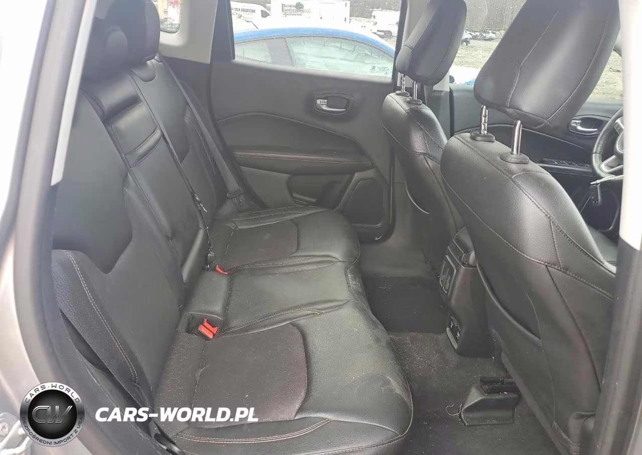 2018 Jeep Compass Latitude VIN:3C4NJDBB3JT264973 - 11