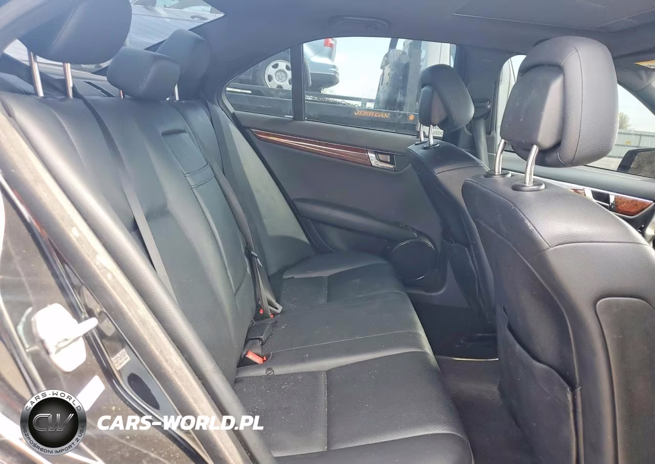 2011 Mercedes-Benz C 300 VIN:WDDGF5EB9BA473273 - 10