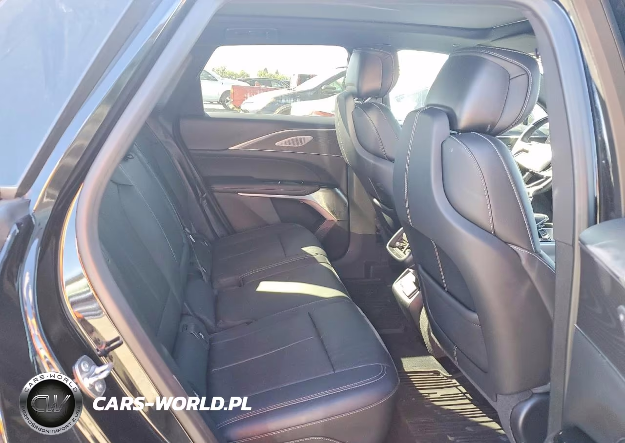 2024 Cadillac Lyriq Luxury VIN:1GYKPSRL7RZ125691 - 11