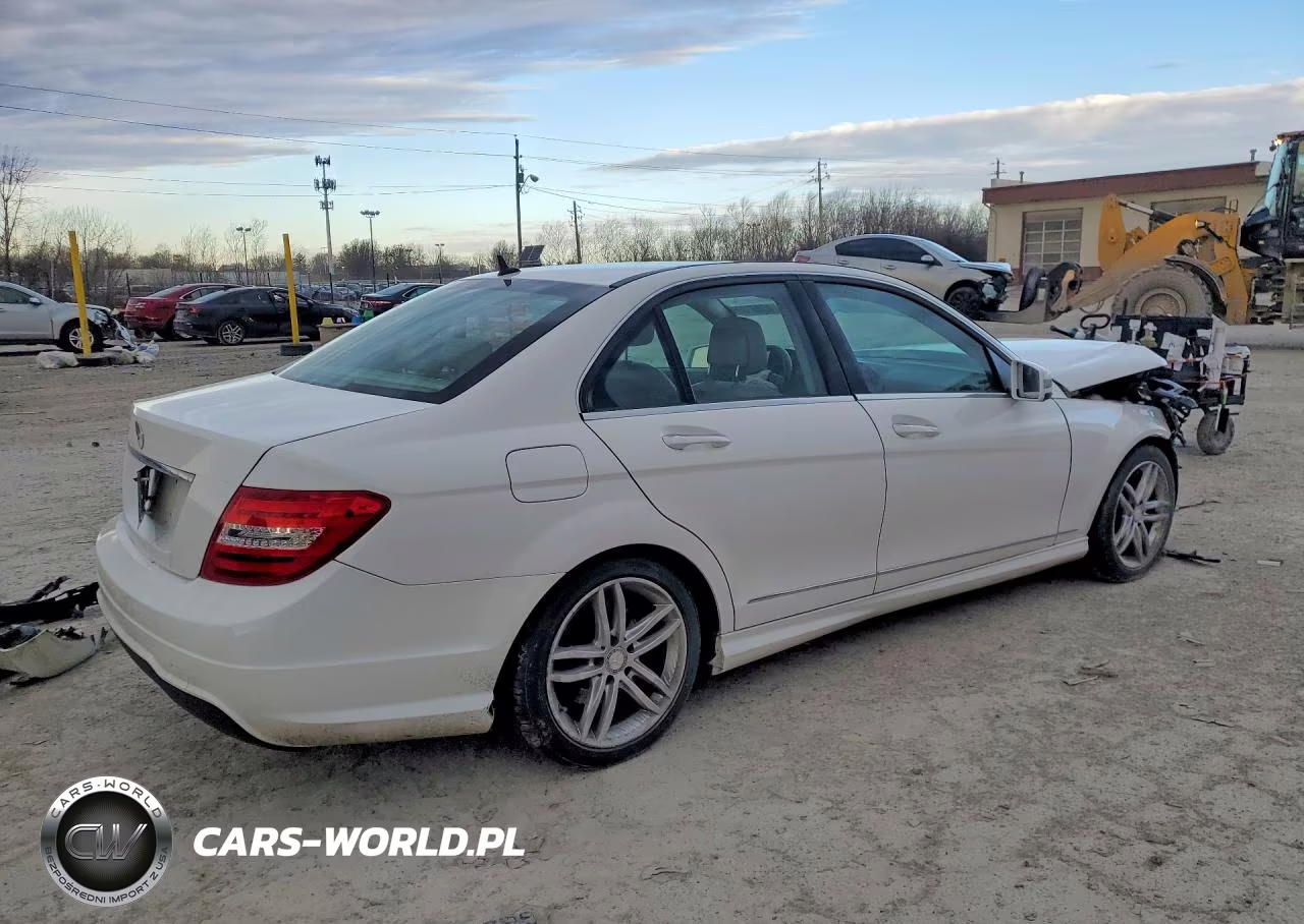 2014 Mercedes-Benz C 250 VIN:WDDGF4HB1ER309656 - 3