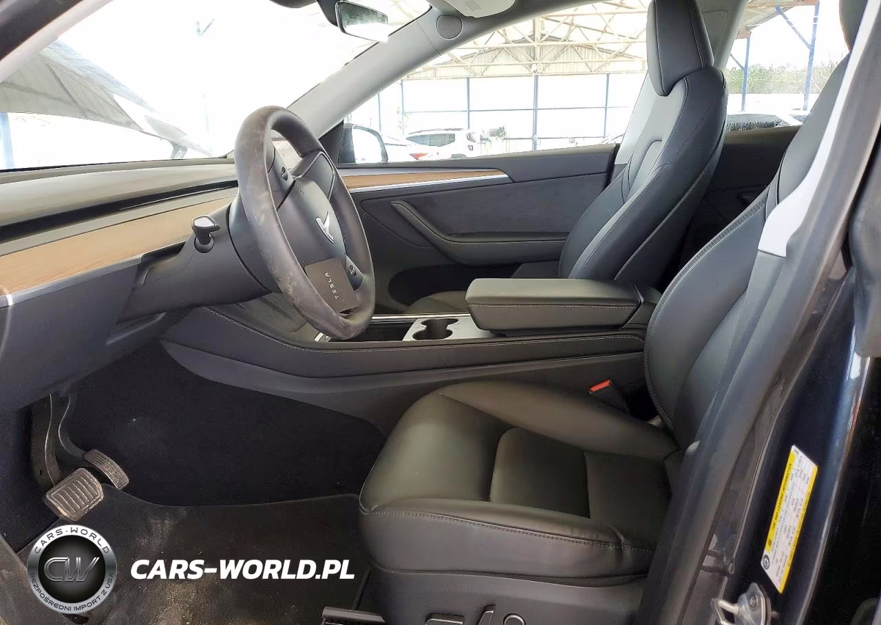 2024 Tesla Model Y VIN:7SAYGDEE9RA324282 - 7