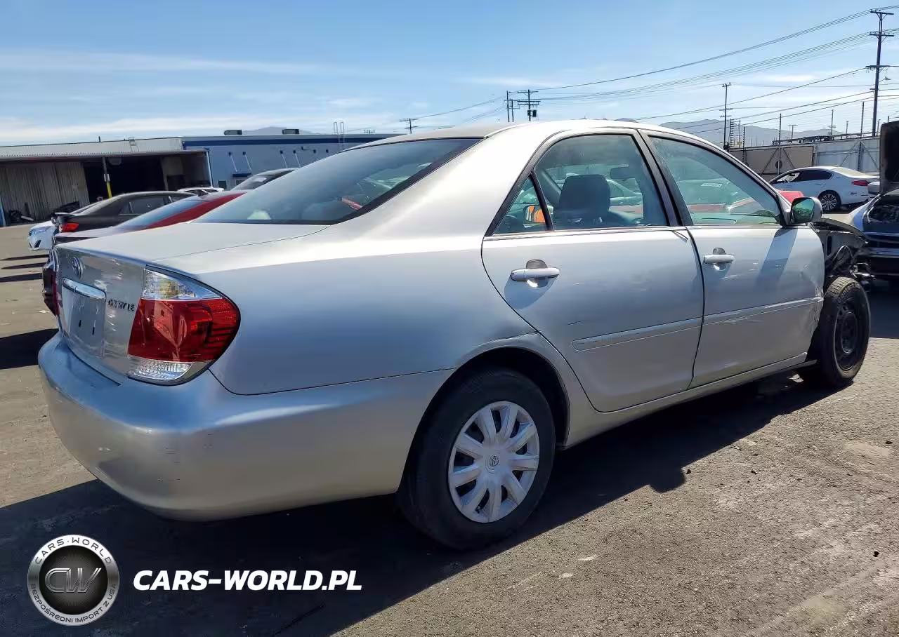 2005 Toyota Camry Le VIN:4T1BE32K05U035692 - 3