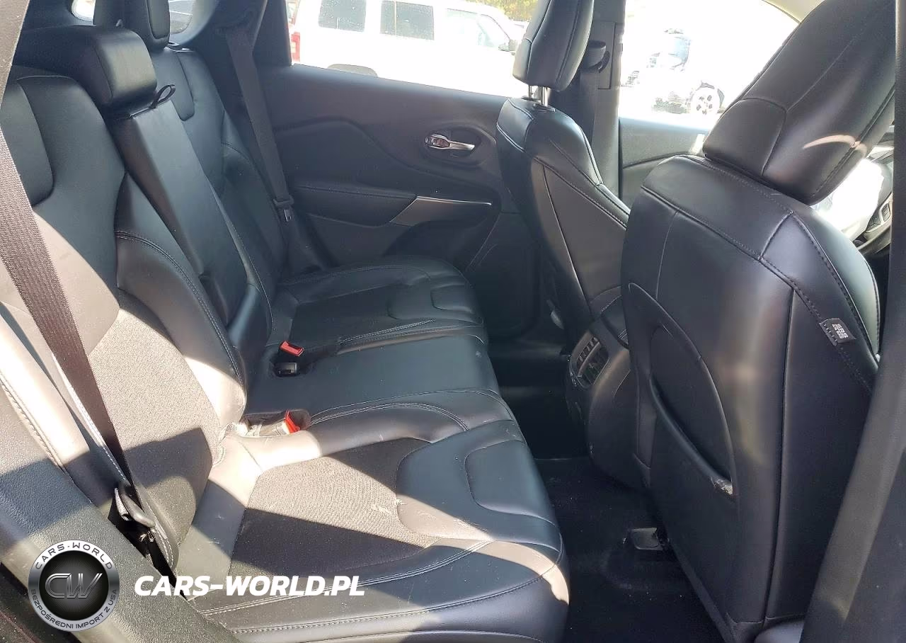 2020 Jeep Cherokee Latitude Plus VIN:1C4PJMLB2LD551284 - 11
