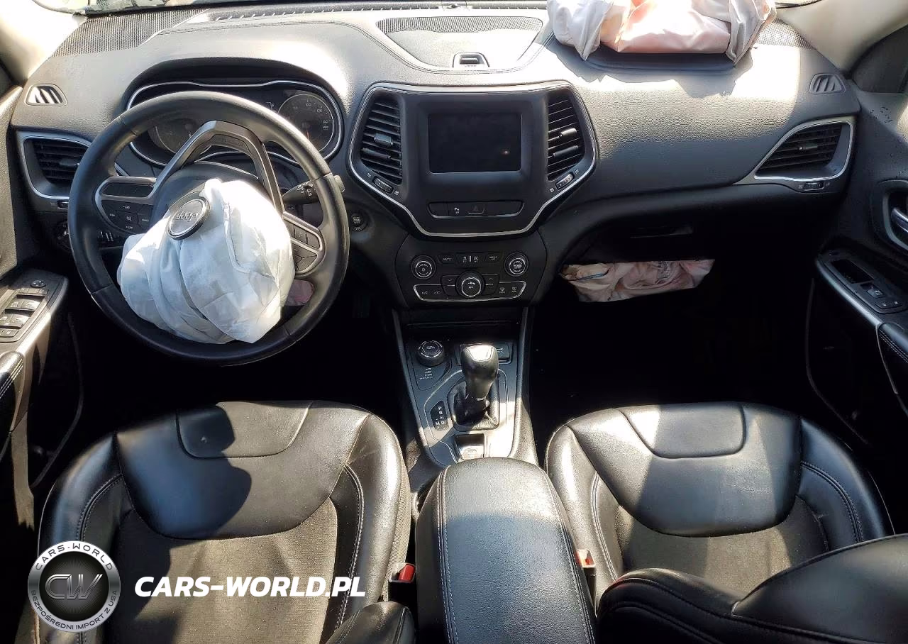 2020 Jeep Cherokee Latitude Plus VIN:1C4PJMLB2LD551284 - 8
