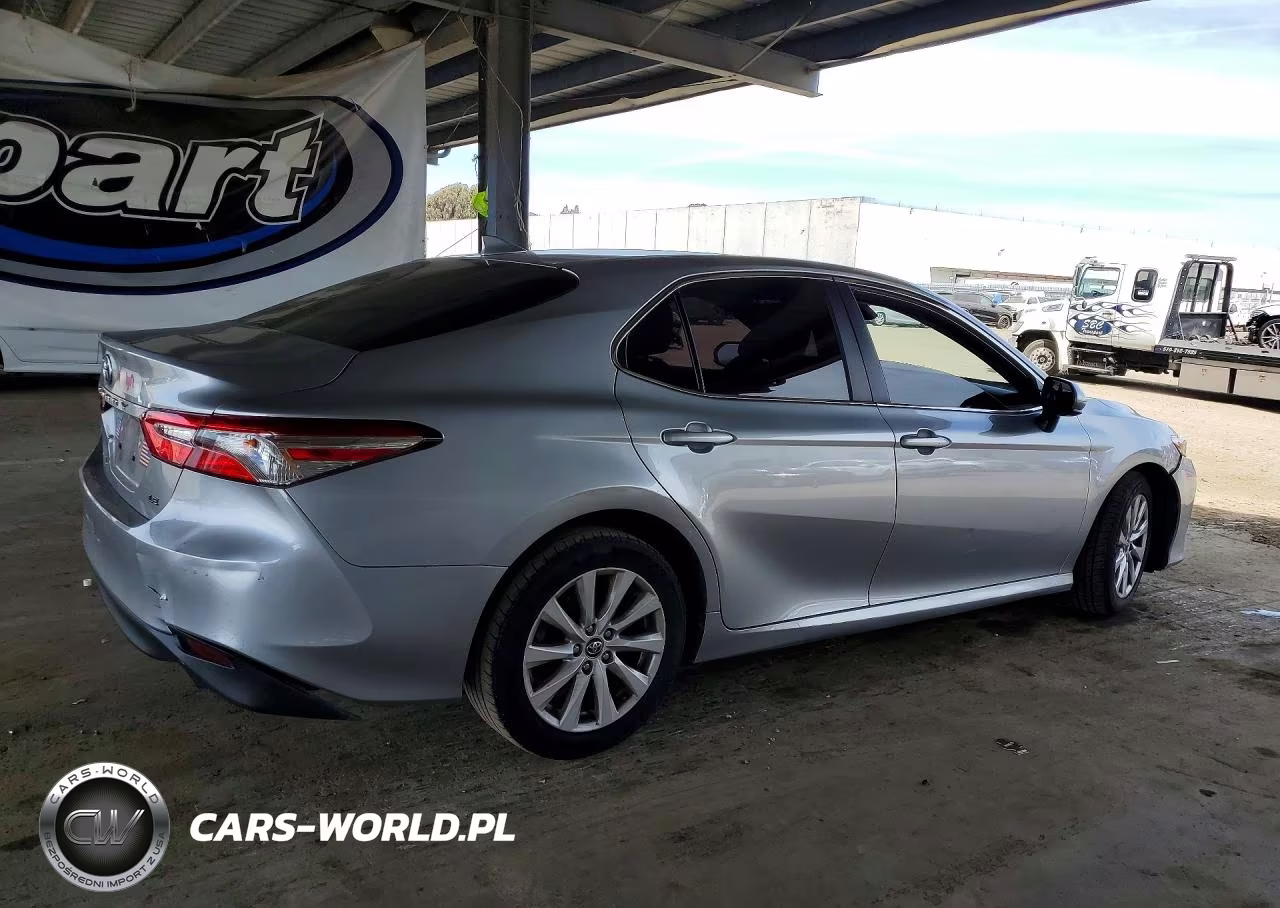 2020 Toyota Camry Le VIN:4T1C11AK8LU874783 - 3