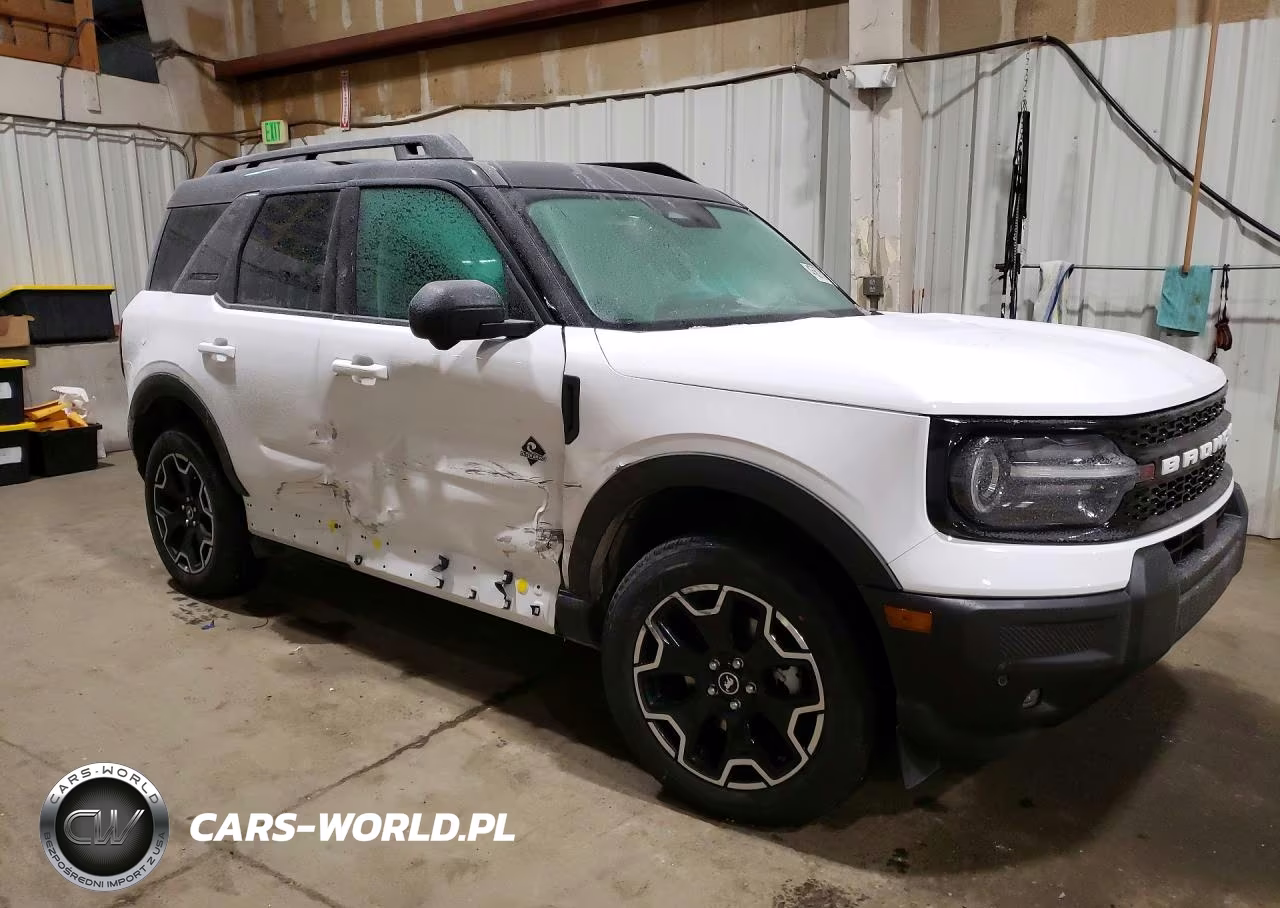 2025 Ford Bronco Sport Outer Banks VIN:3FMCR9CNXSRF69712 - 4