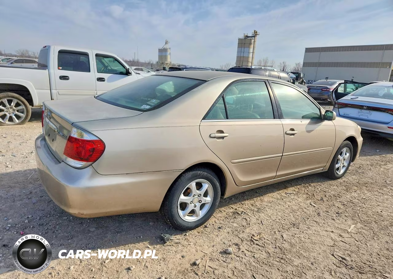 2005 Toyota Camry Le VIN:4T1BE32K35U066628 - 3