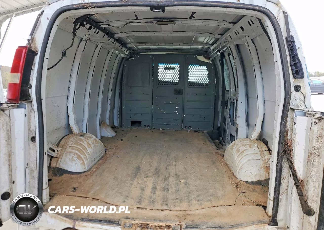 2013 Chevrolet Express 2500 Cargo Delivery Van VIN:1GCWGFCG6D1128079 - 10