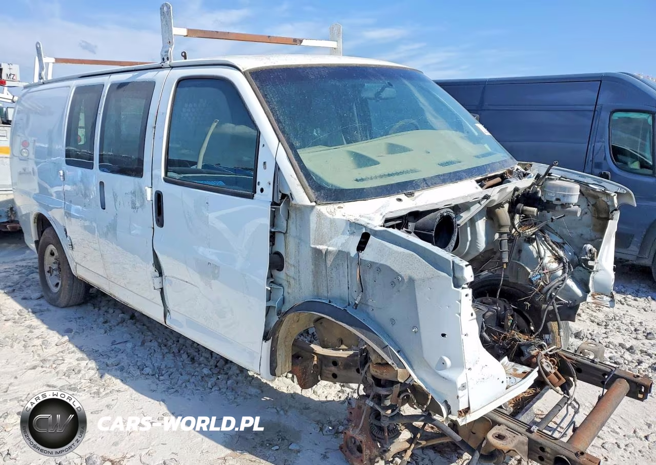 2013 Chevrolet Express 2500 Cargo Delivery Van VIN:1GCWGFCG6D1128079 - 4