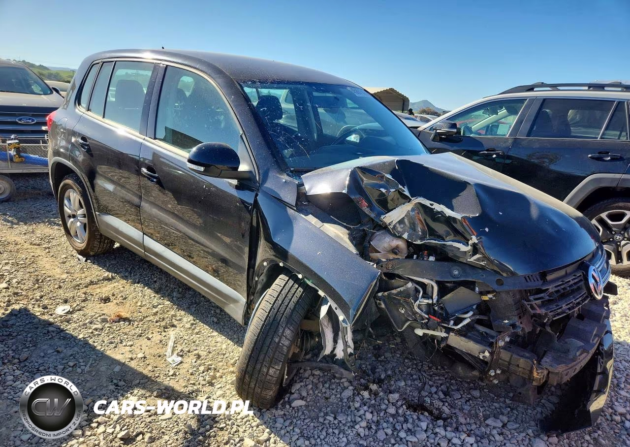 2013 Volkswagen Tiguan S VIN:WVGAV3AX7DW567145 - 4