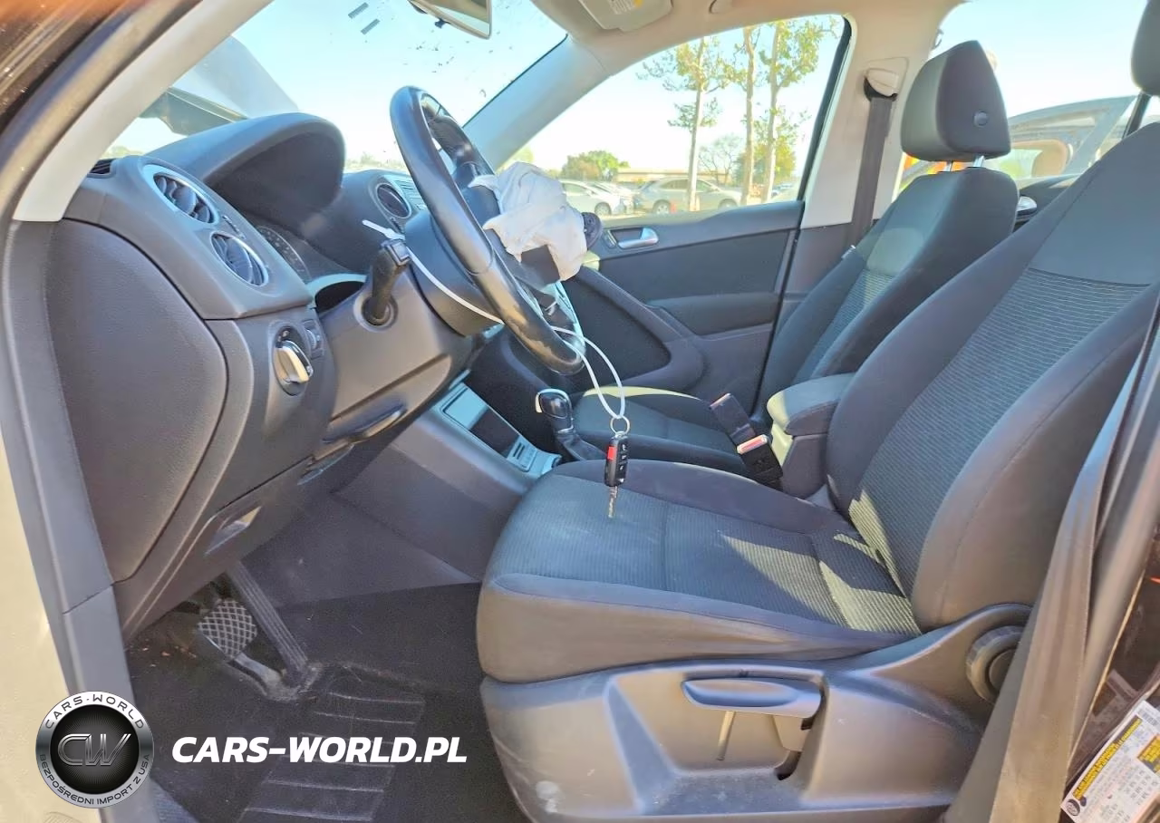 2013 Volkswagen Tiguan S VIN:WVGAV3AX7DW567145 - 7
