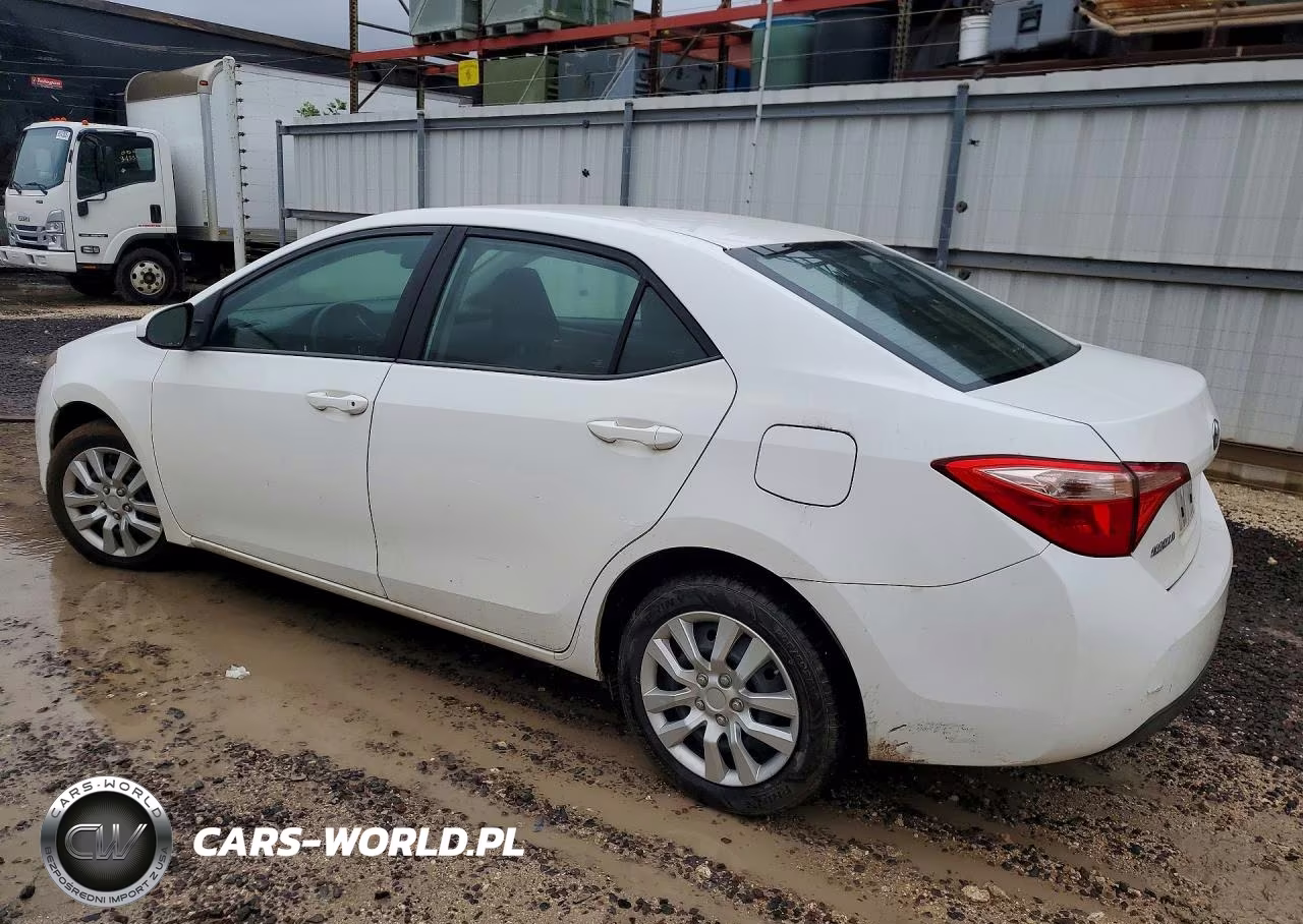 2018 Toyota Corolla L VIN:5YFBURHE8JP759407 - 2