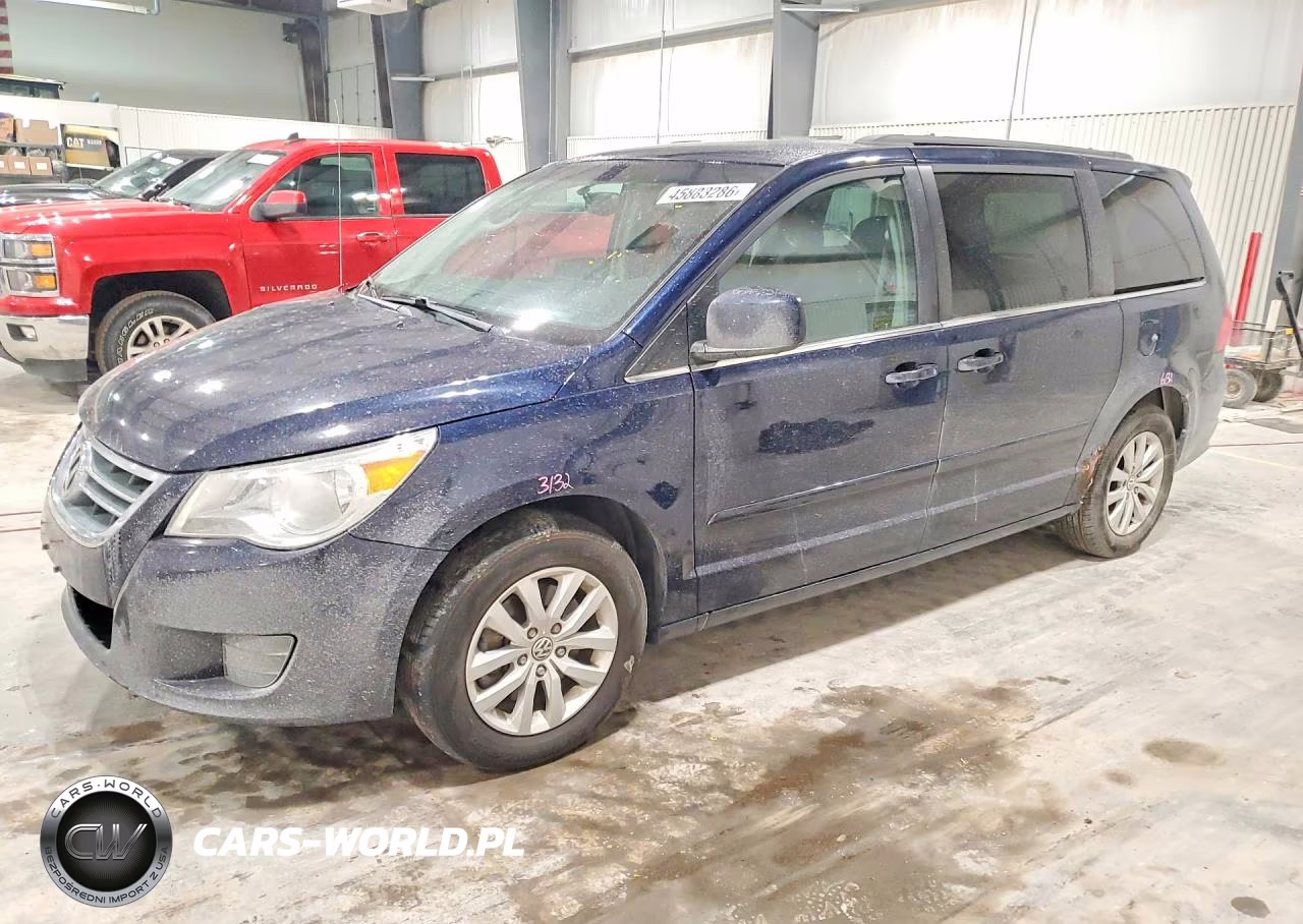 2012 Volkswagen Routan Se