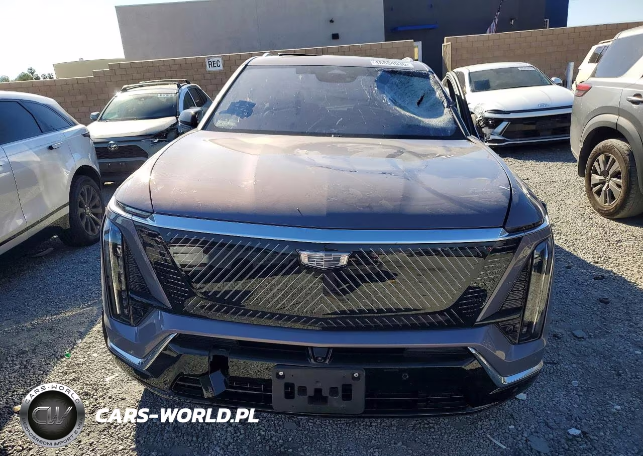 2026 Cadillac Vistiq Luxury VIN:1GYC3KML8TZ703943 - 5