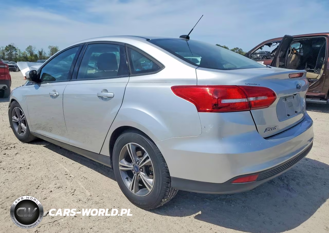 2018 Ford Focus Se VIN:1FADP3FE9JL303169 - 2