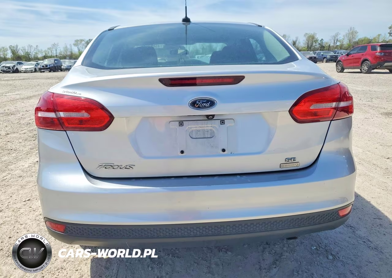 2018 Ford Focus Se VIN:1FADP3FE9JL303169 - 6