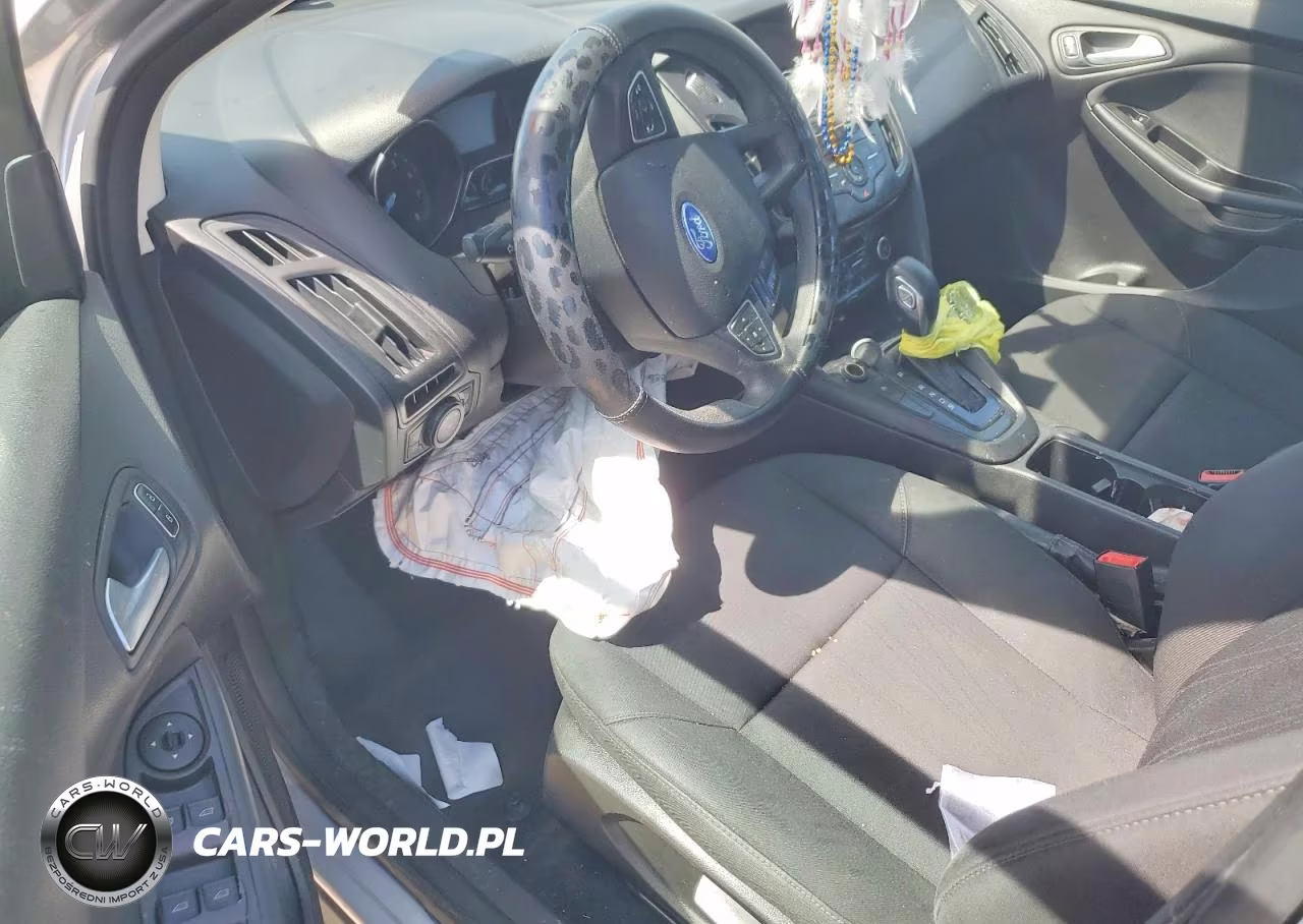 2018 Ford Focus Se VIN:1FADP3FE9JL303169 - 8