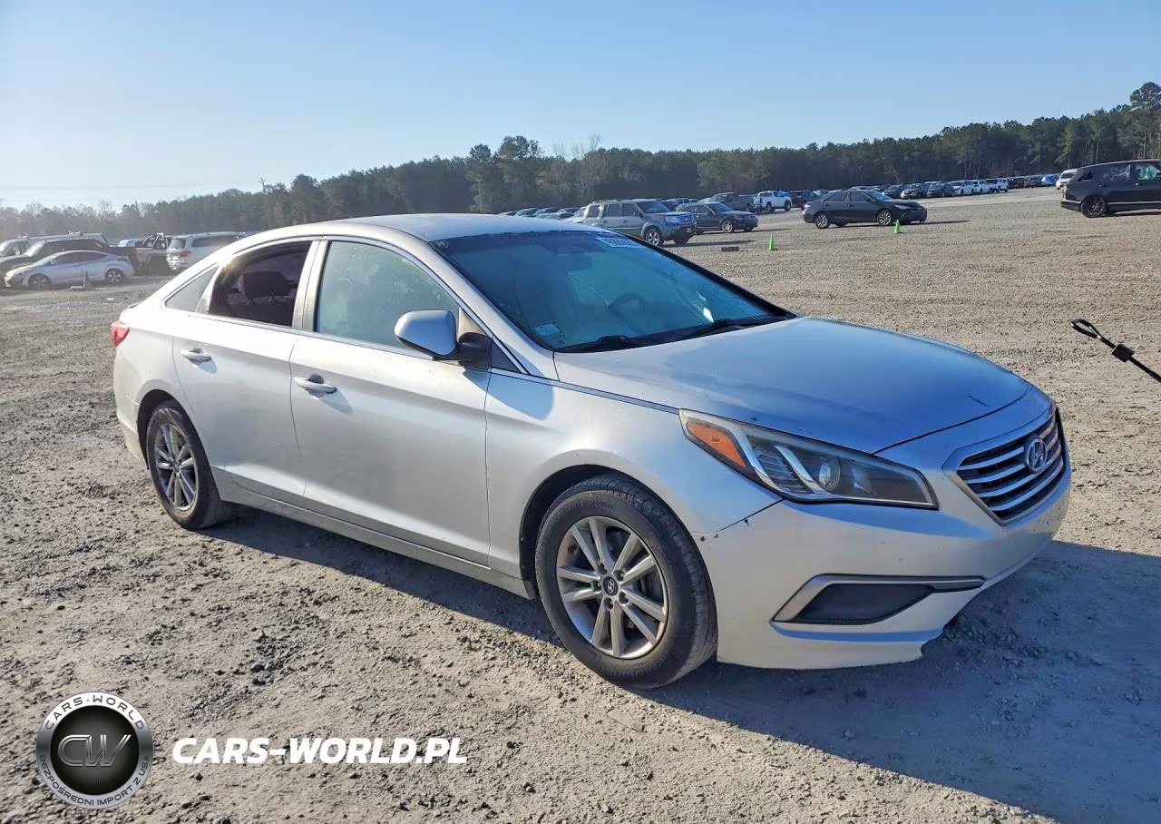 2017 Hyundai Sonata Base VIN:5NPE24AF8HH585466 - 4