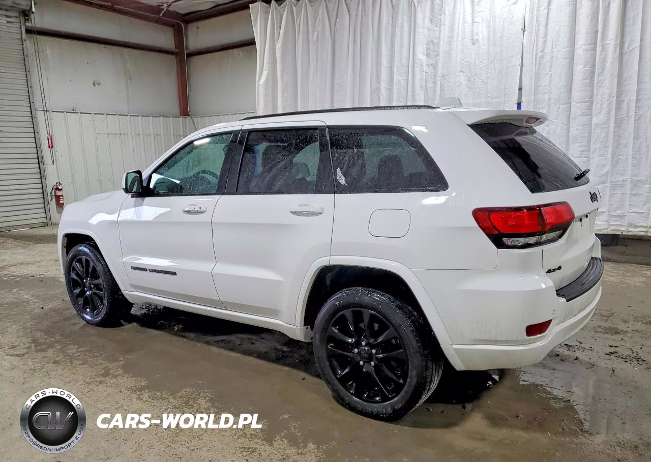 2018 Jeep Grand Cherokee Laredo VIN:1C4RJFAG4JC236413 - 2