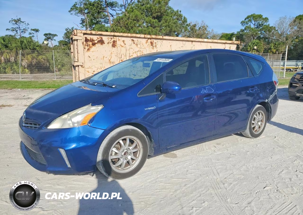 2013 Toyota Prius V Two – zdjęcie 1 z 12
