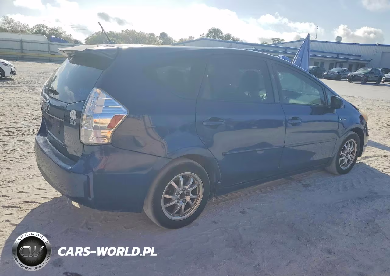 2013 Toyota Prius V Two VIN:JTDZN3EU9D3219114 - 3