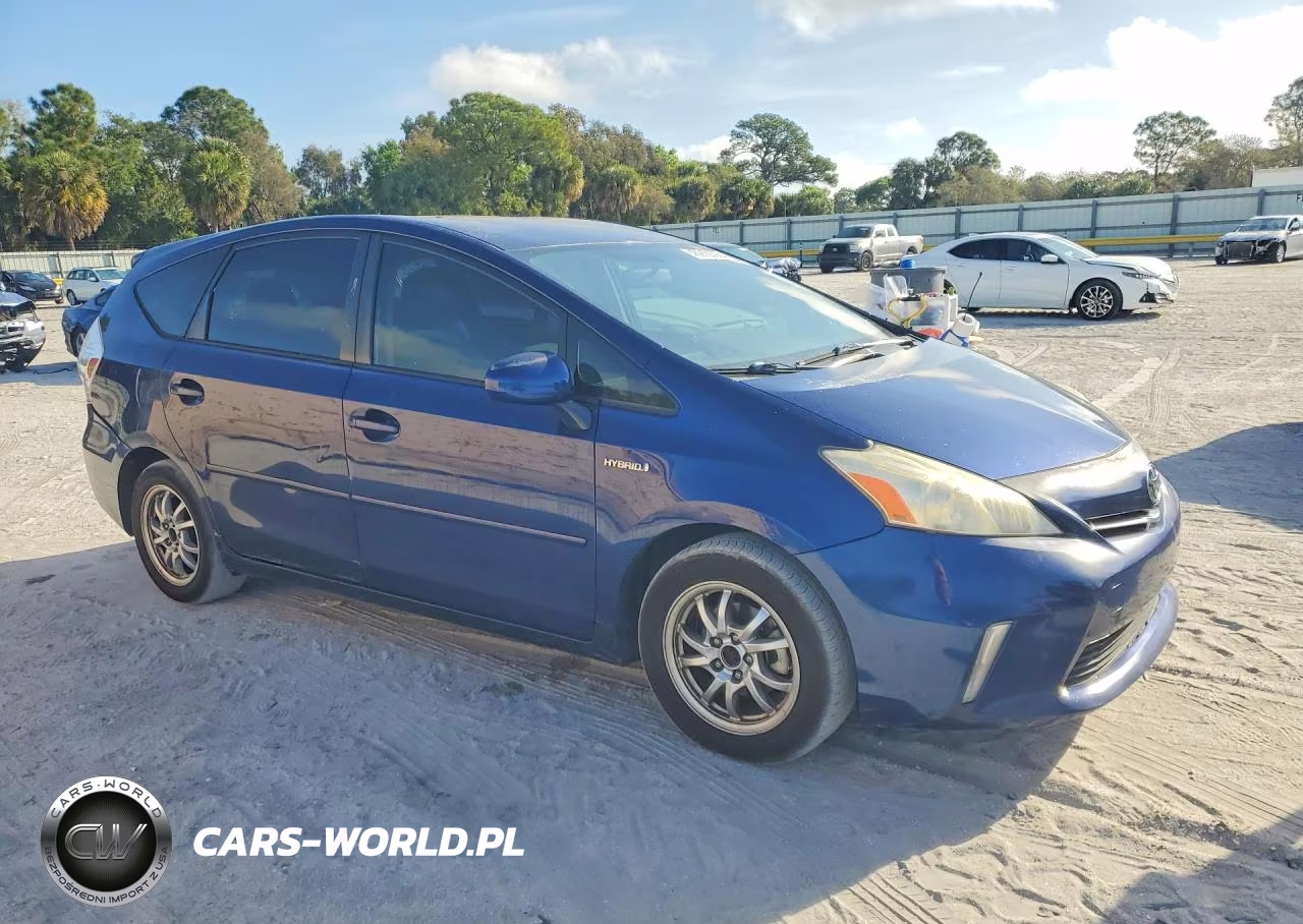 2013 Toyota Prius V Two VIN:JTDZN3EU9D3219114 - 4