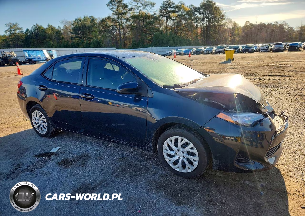 2017 Toyota Corolla Le VIN:5YFBURHE8HP732301 - 4